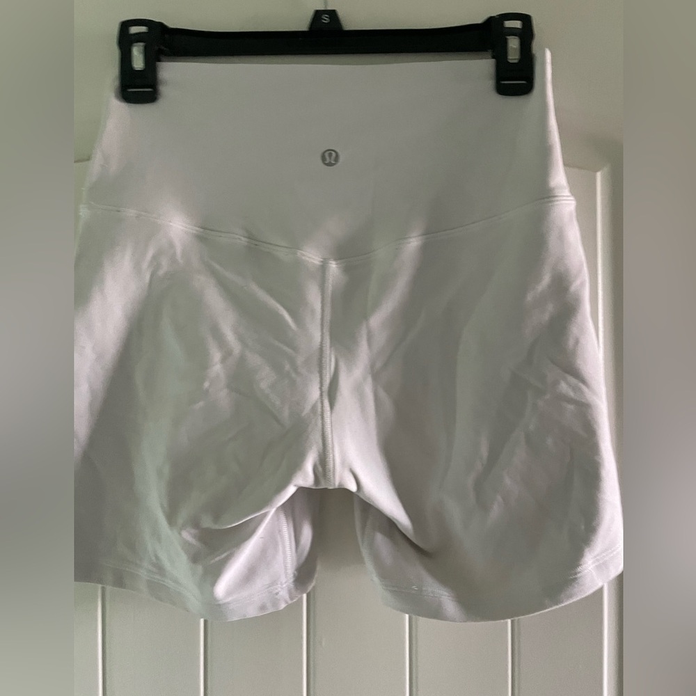 White Lululemon align 6 inch shorts size 8